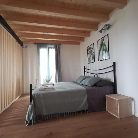 בית נופש La Casetta Nel Borgo Nascosto - House With Private Garden *