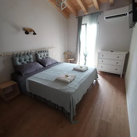 La Casetta Nel Borgo Nascosto - House With Private Garden Ferienhaus